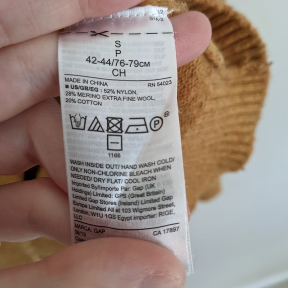 GAP Sweater - Picture 5 of 5